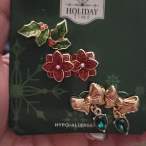 Holiday Time Holly and Poinsettia Earrings Set